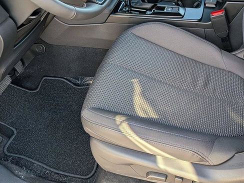 Used 2026 Subaru Forester Premium AWD/4WD image 4