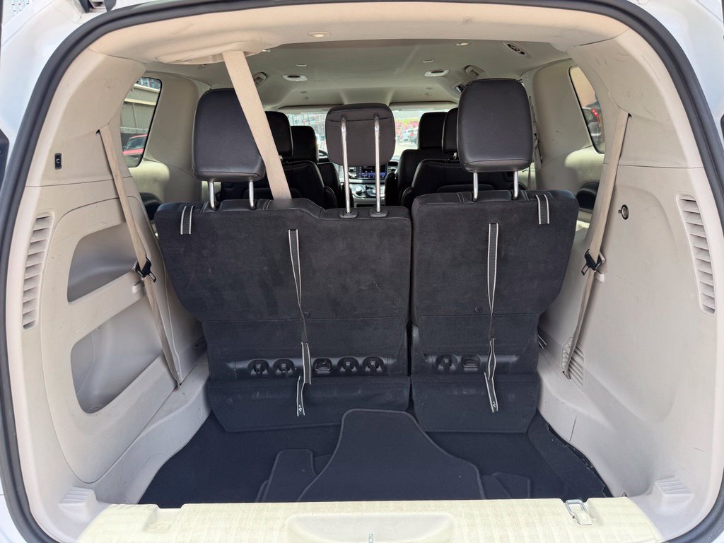 Used 2022 Chrysler Pacifica Touring-L FWD image 16