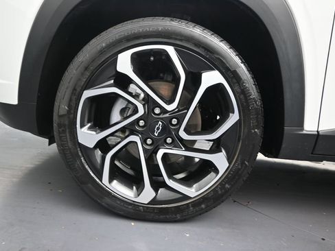 Used 2025 Chevrolet Trax RS FWD image 10