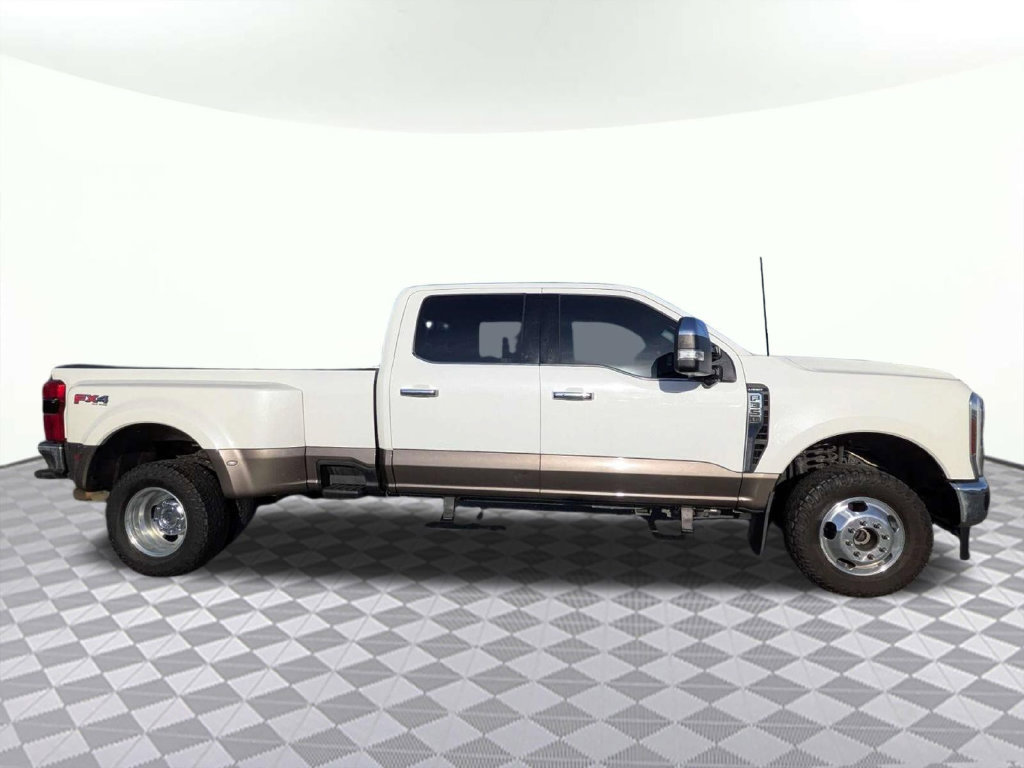 Used 2024 Ford F350 Lariat w/ Lariat Ultimate Package AWD/4WD image 2