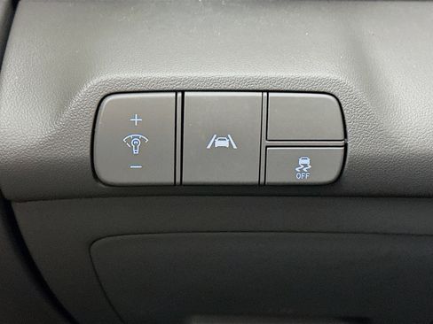 Used 2022 Hyundai Elantra SEL image 17