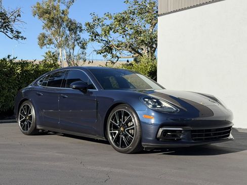 Used 2018 Porsche Panamera 4S image 5