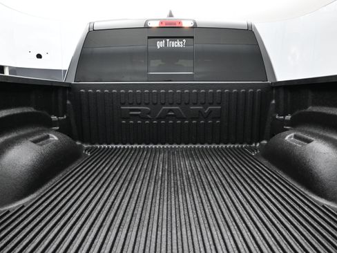 Used 2023 RAM 1500 Big Horn AWD/4WD image 7