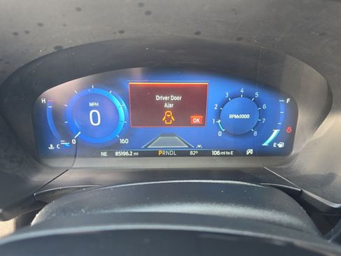 Used 2021 Ford Escape Titanium AWD/4WD image 4
