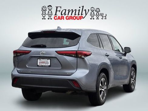 Used 2021 Toyota Highlander XLE FWD image 4