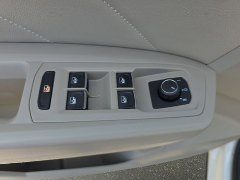 Used 2023 Volkswagen Atlas SE w/ Panoramic Sunroof Package AWD/4WD image 26