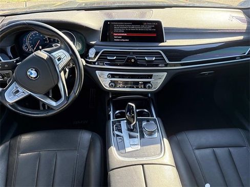 Used 2019 BMW 740i xDrive image 15