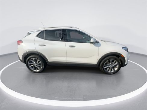 Used 2021 Buick Encore GX Essence w/ Advanced Technology Package image 9