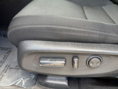 Used 2023 Honda CR-V EX image 13