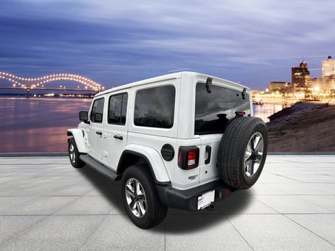 Certified 2018 Jeep Wrangler Unlimited Sahara image 3