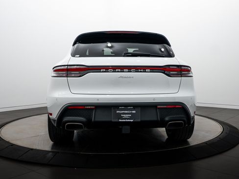 Certified 2025 Porsche Macan AWD/4WD image 6