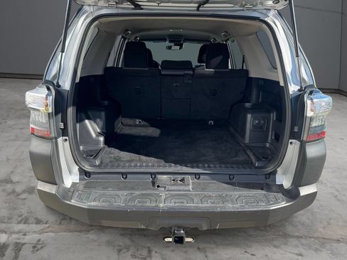 Certified 2020 Toyota 4Runner SR5 AWD/4WD image 38