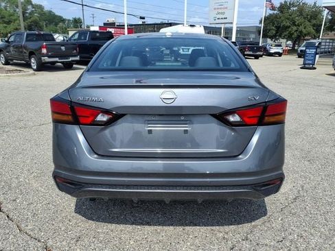 Used 2024 Nissan Altima 2.5 SV FWD image 6