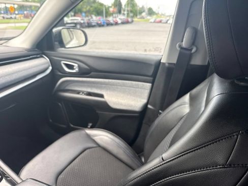 Used 2022 Jeep Compass Latitude FWD image 15