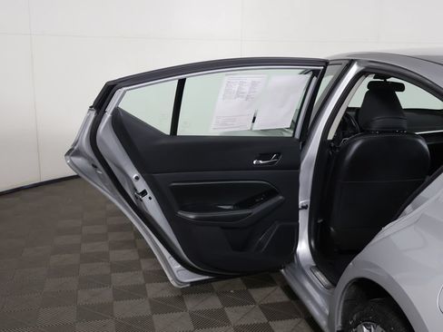 Used 2024 Nissan Altima 2.5 SL AWD/4WD image 23
