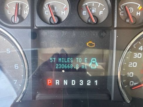 Used 2010 Ford F150 XLT RWD image 15