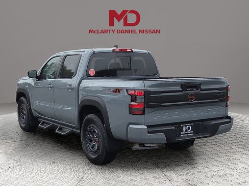 Used 2025 Nissan Frontier PRO-4X w/ Tow Package AWD/4WD image 4