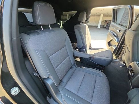 Used 2024 Chevrolet Traverse LT w/ Enhanced Driving Package image 30