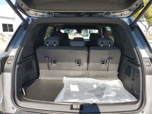New 2026 Chevrolet Traverse LT w/ LPO, Floor Liner Package image 14