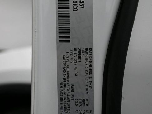 Used 2023 Jeep Compass Latitude image 42