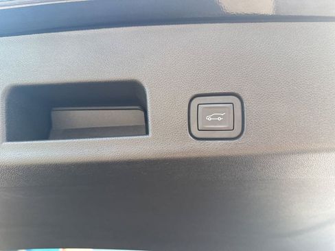 Used 2026 Chevrolet Traverse RS AWD/4WD image 11