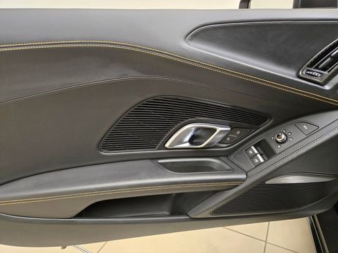 Used 2021 Audi R8 V10 w/ Premium Package image 28