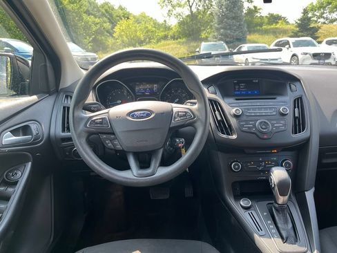 Used 2017 Ford Focus SE FWD image 20