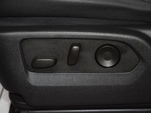 Used 2023 Chevrolet Silverado 1500 ZR2 w/ Technology Package AWD/4WD image 46