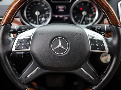 Used 2013 Mercedes-Benz GL 550 4MATIC image 34