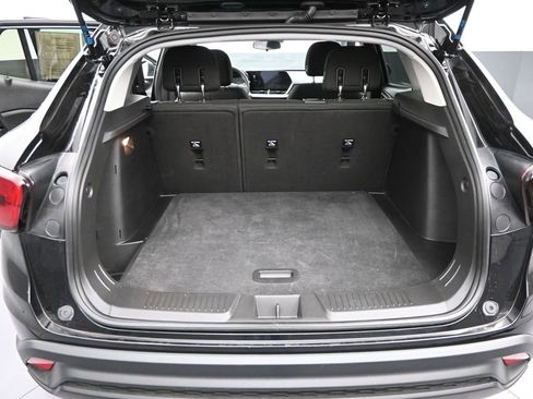 Used 2025 Chevrolet Trax LS image 29