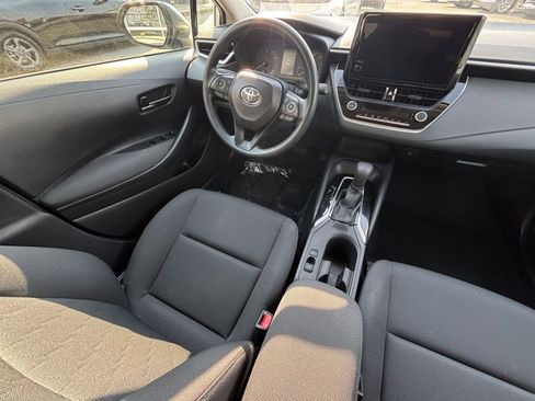 Used 2025 Toyota Corolla LE image 38
