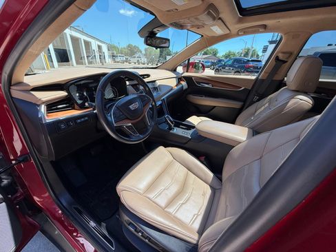 Used 2019 Cadillac XT5 Platinum AWD/4WD image 10