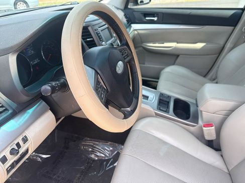 Used 2013 Subaru Outback 3.6R Limited w/ Moonroof Pkg AWD/4WD image 34