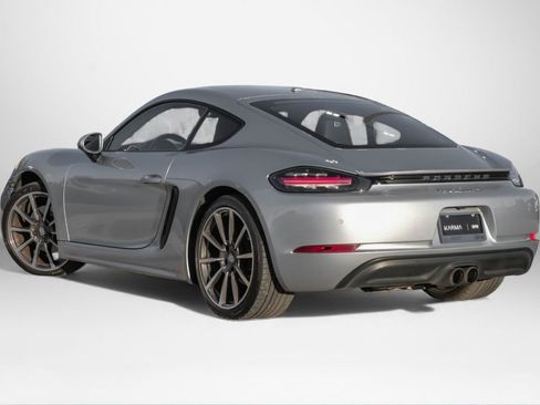 Used 2018 Porsche 718 Cayman S image 8