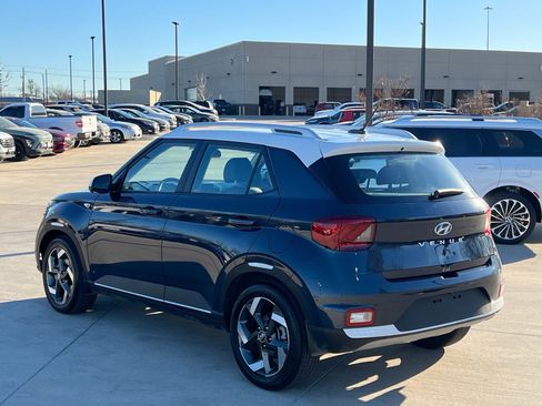 Used 2025 Hyundai Venue Limited image 10