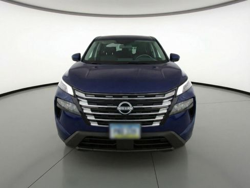 Used 2025 Nissan Rogue SV AWD/4WD image 2