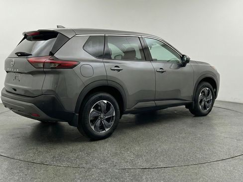 Used 2025 Nissan Rogue SV FWD image 9