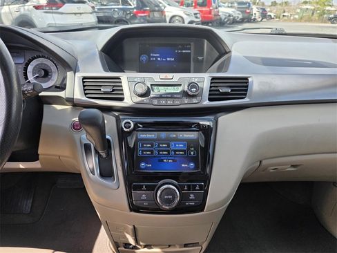 Used 2014 Honda Odyssey EX-L image 27