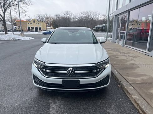 Used 2023 Volkswagen Jetta SE w/ Panoramic Sunroof Package image 52