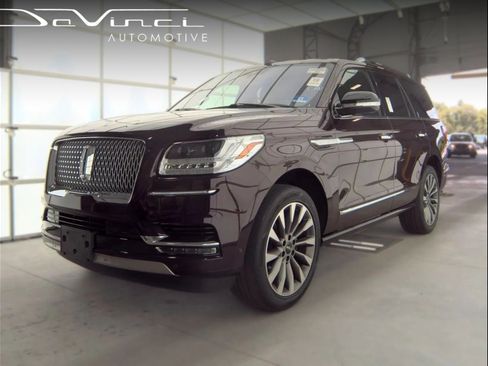 Used 2018 Lincoln Navigator Select w/ Technology Package AWD/4WD image 1