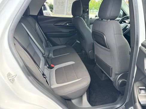 Used 2024 Chevrolet TrailBlazer LS w/ LS Convenience Package FWD image 23