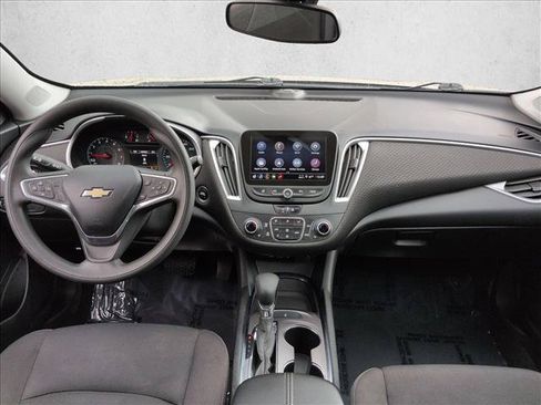 Used 2022 Chevrolet Malibu LT FWD image 17