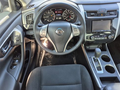 Used 2015 Nissan Altima 2.5 SV w/ Convenience Package FWD image 13