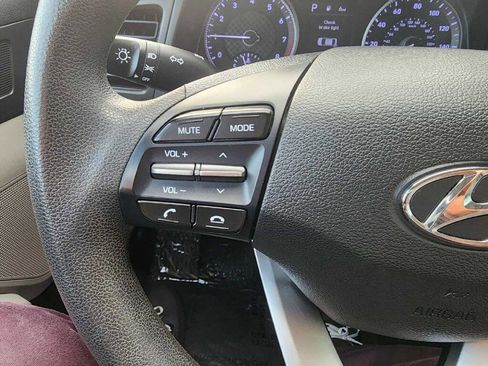 Used 2020 Hyundai Elantra SE FWD image 13