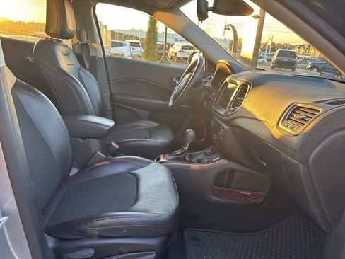 Used 2019 Jeep Compass Trailhawk image 18