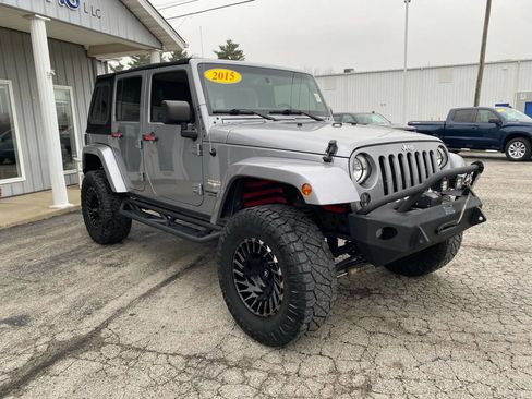Used 2015 Jeep Wrangler Unlimited Sahara w/ Connectivity Group image 8