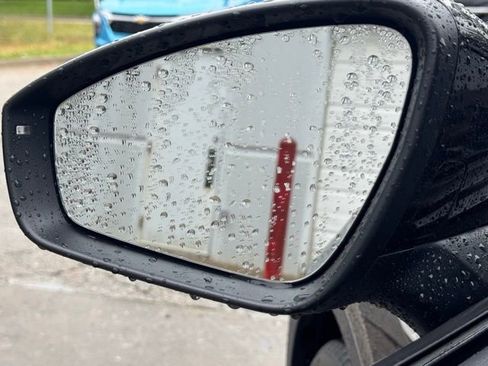 Used 2025 Volkswagen ID.4 Pro image 17