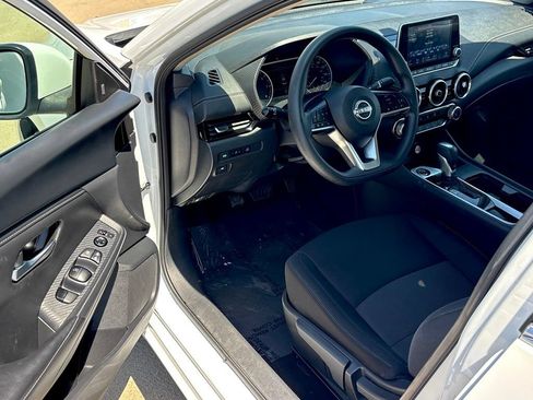Used 2024 Nissan Sentra SV FWD image 8