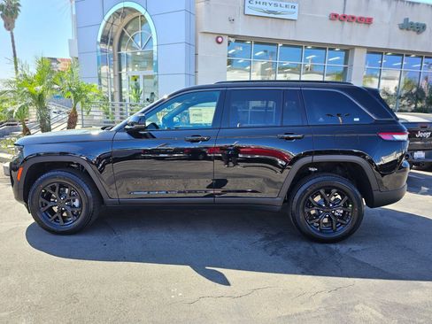 New 2026 Jeep Grand Cherokee Altitude AWD/4WD image 4
