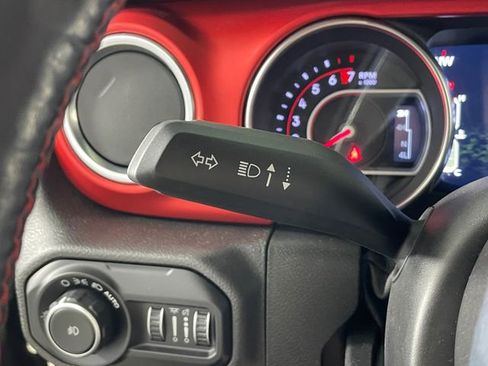 Used 2019 Jeep Wrangler Unlimited Rubicon AWD/4WD image 15